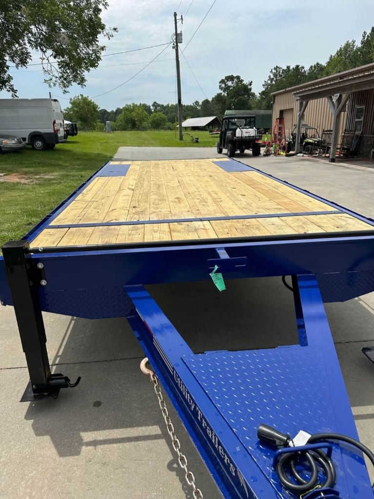 2025 Diamond C Dump Trailer - $10,297