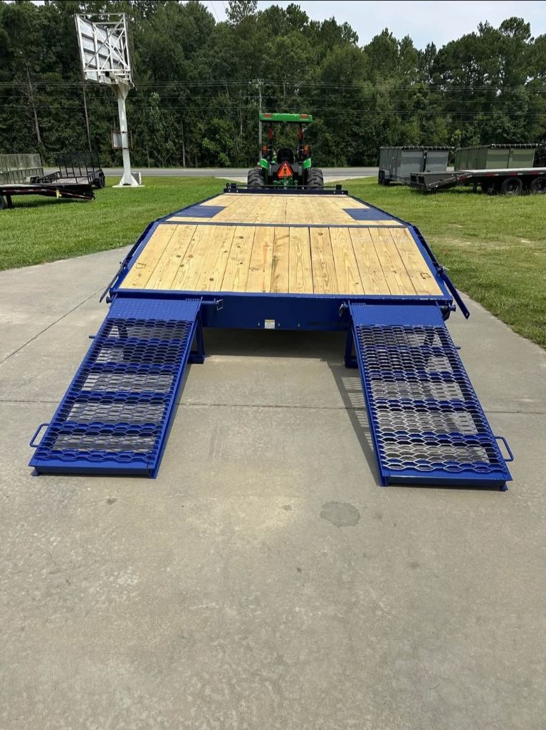 2025 Diamond C Dump Trailer - $10,297