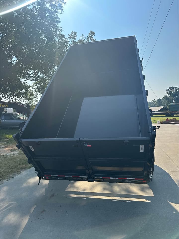 2025 Diamond C Dump Trailer - $9,997