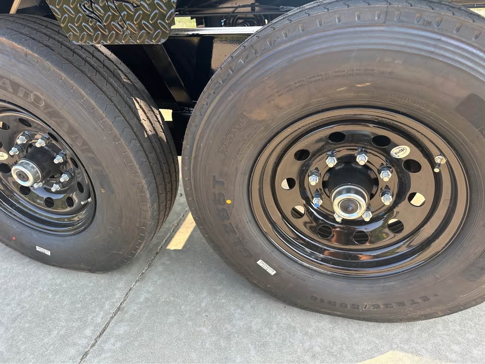2025 Diamond C Dump Trailer - $9,997