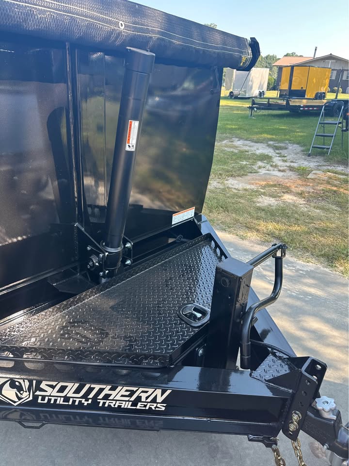 2025 Diamond C Dump Trailer - $9,997