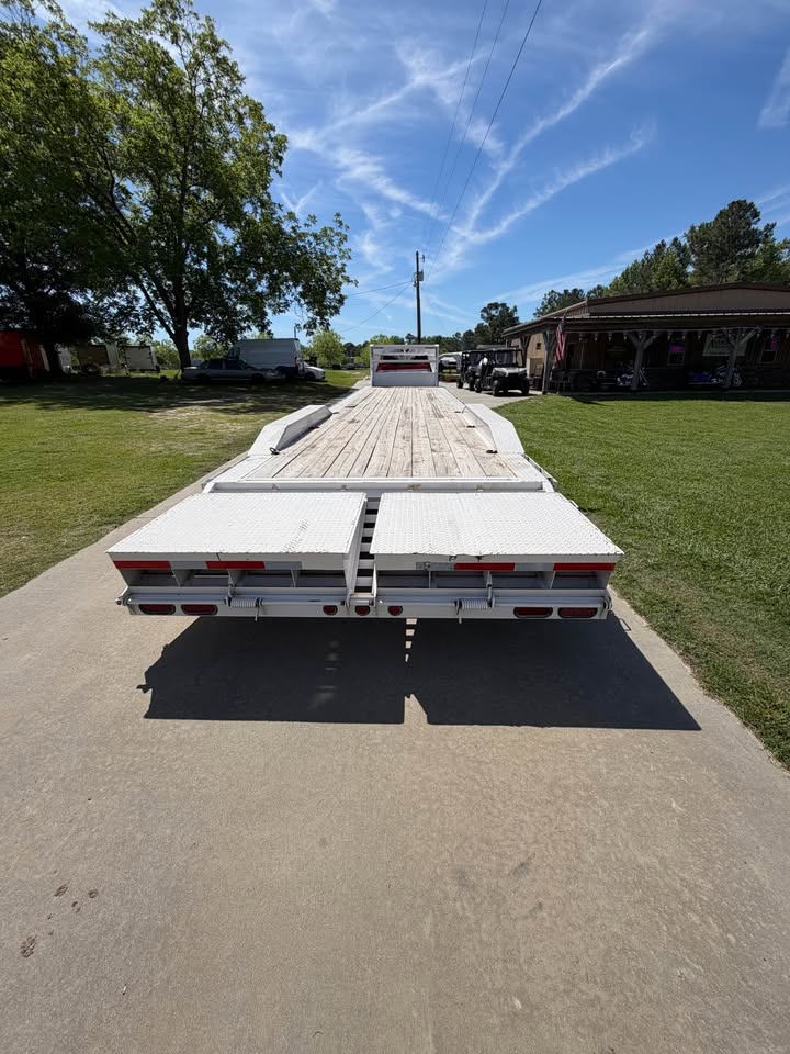 2024 East Texas Trailers East Texas Trailers - $11,997