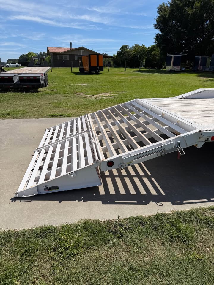 2024 East Texas Trailers East Texas Trailers - $11,997