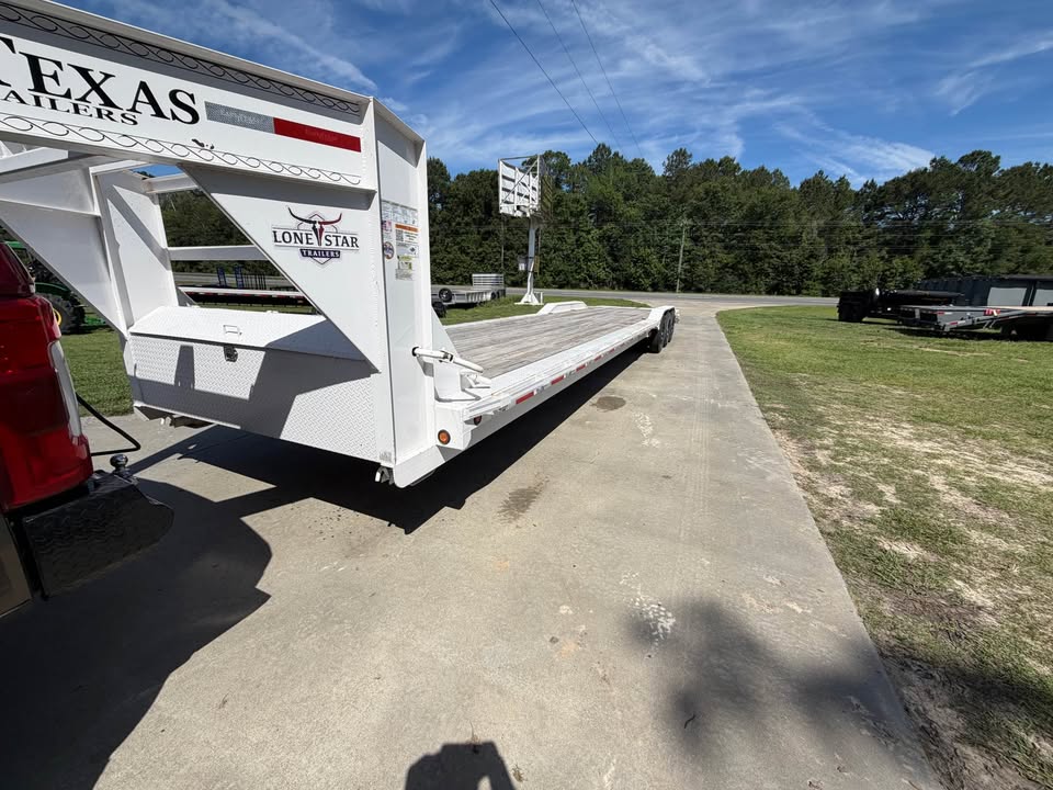 2024 East Texas Trailers East Texas Trailers - $11,997