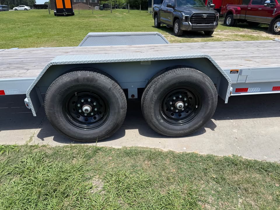 2025 LOAD TRAIL 20 TILT DECK TRL - $8,997