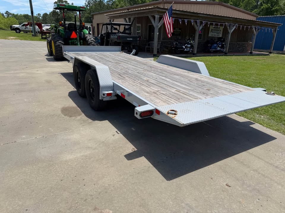 2025 LOAD TRAIL 20 TILT DECK TRL - $8,997