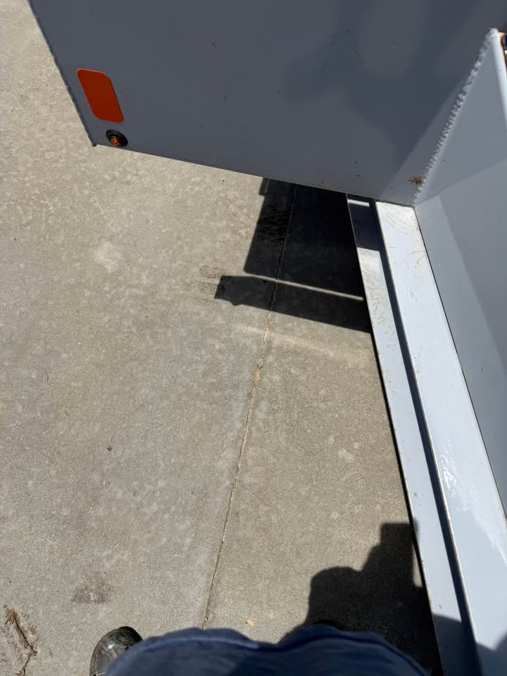 2025 LOAD TRAIL 20 TILT DECK TRL - $8,997
