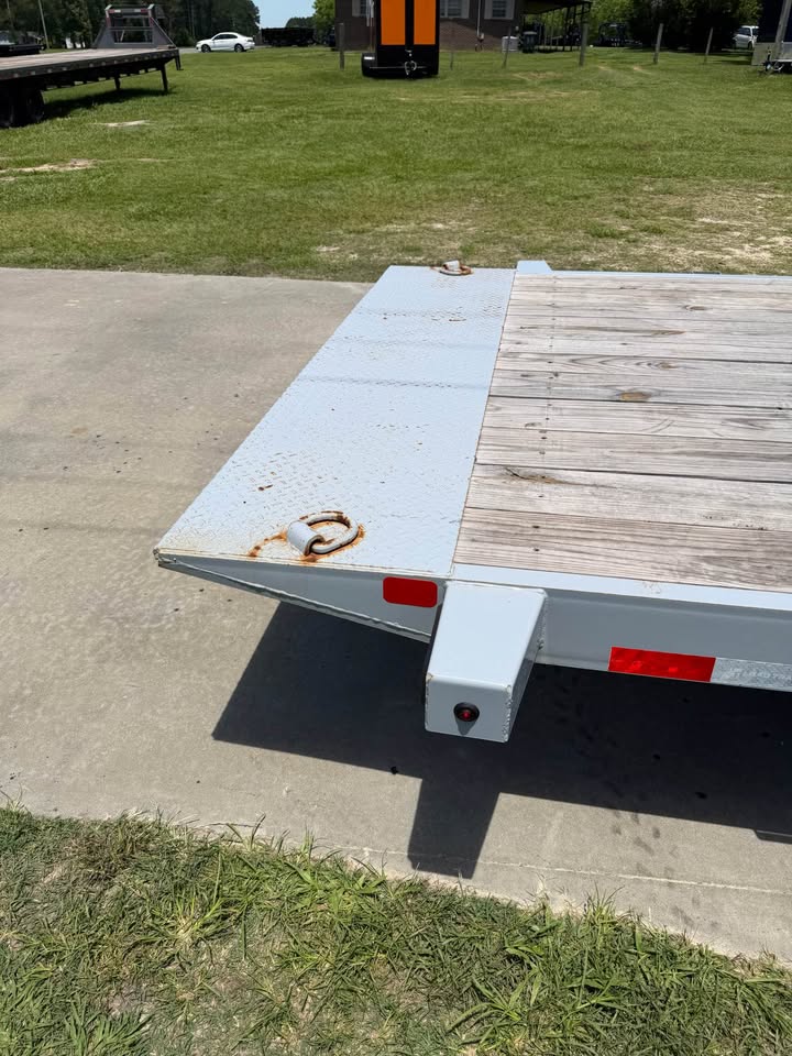 2025 LOAD TRAIL 20 TILT DECK TRL - $8,997