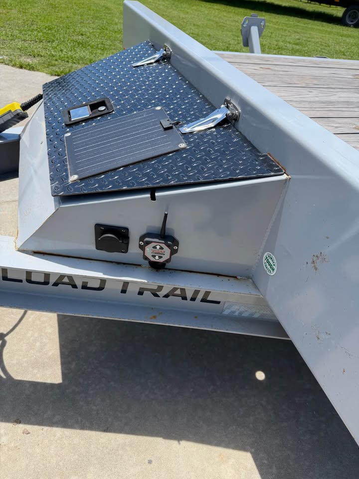 2025 LOAD TRAIL 20 TILT DECK TRL - $8,997