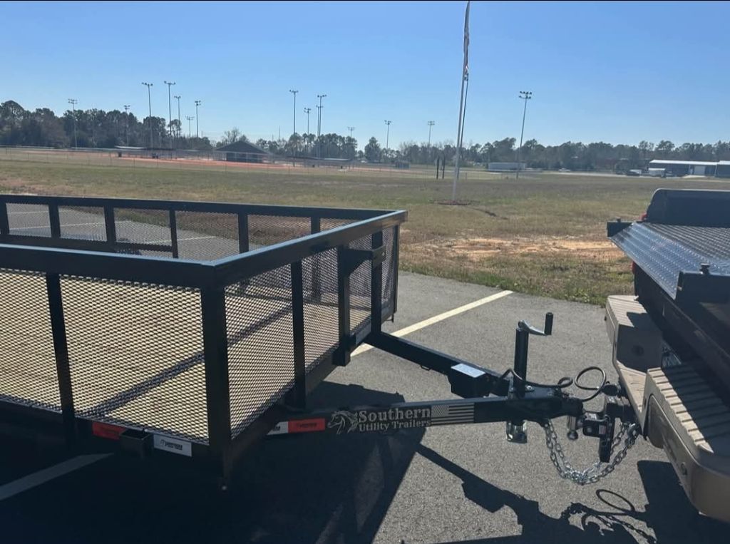 2025 Sundowner Horse Trailer - $4,997