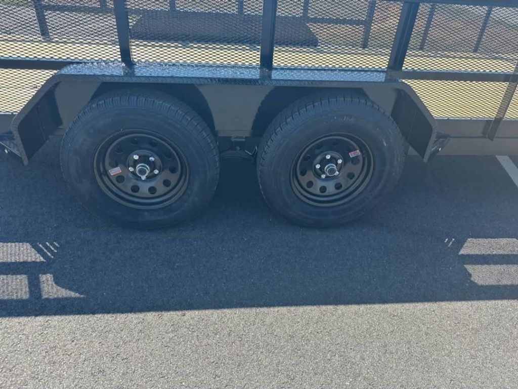 2025 Sundowner Horse Trailer - $4,997
