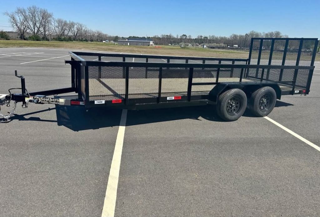 2025 Sundowner Horse Trailer - $4,997