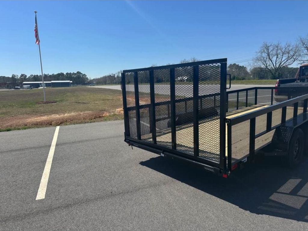 2025 Sundowner Horse Trailer - $4,997