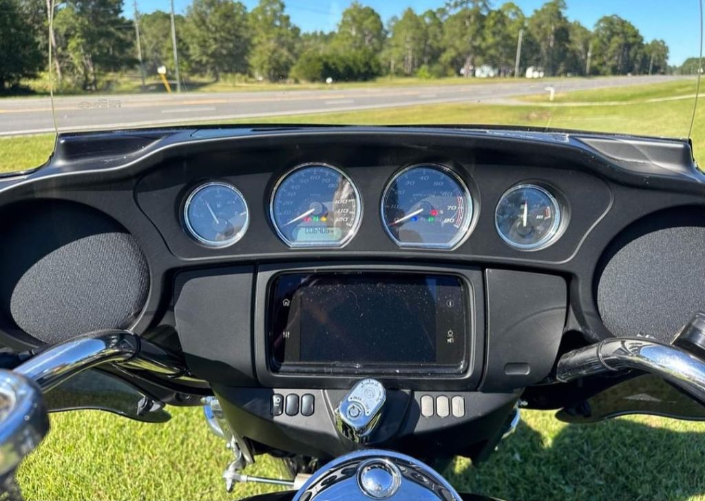 2022 Harley-davidson Tri Glide Ultra - $29,995