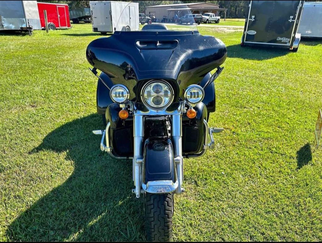 2022 Harley-davidson Tri Glide Ultra - $29,995