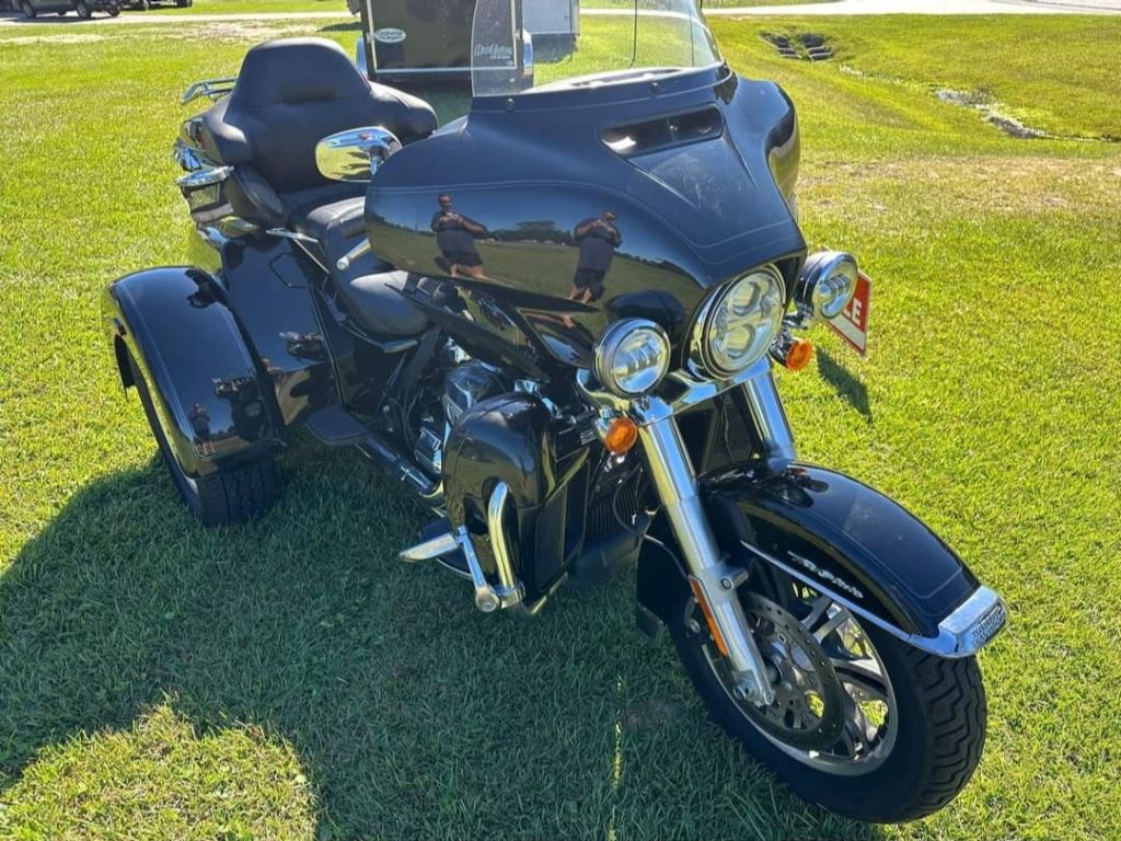 2022 Harley-davidson Tri Glide Ultra - $29,995
