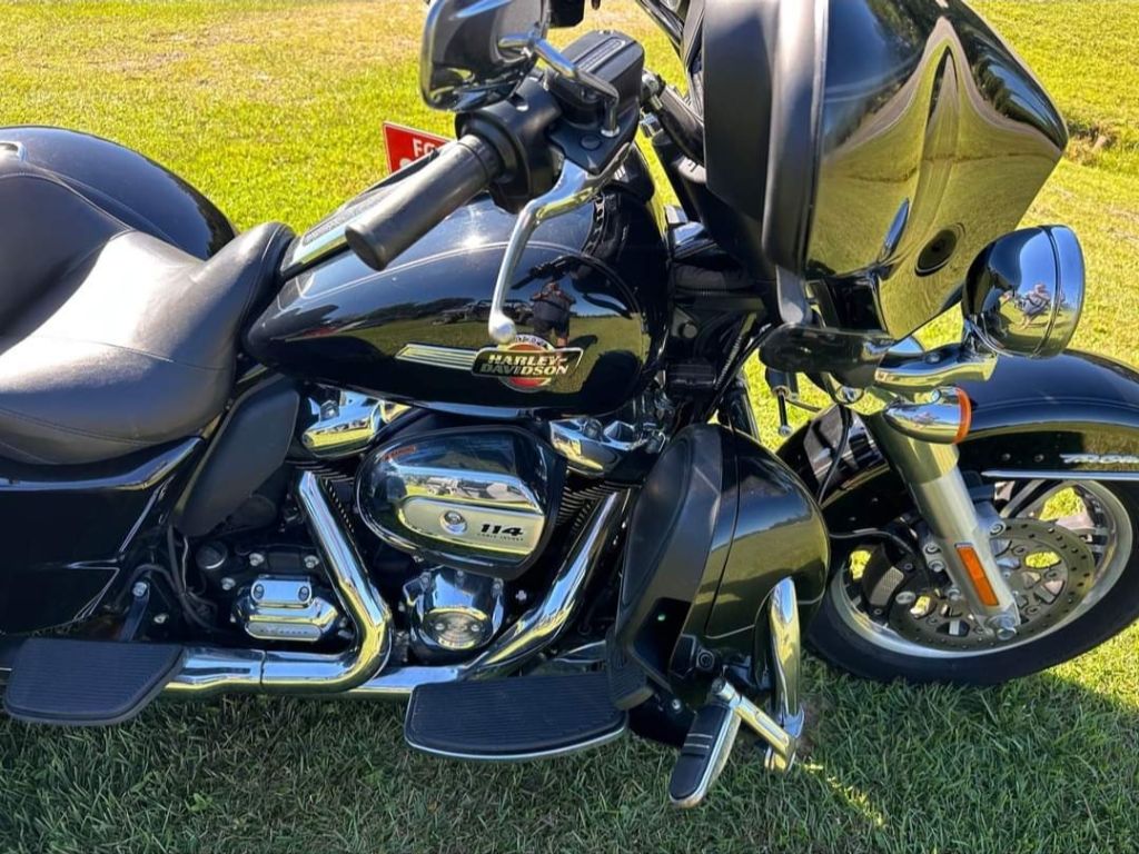2022 Harley-davidson Tri Glide Ultra - $29,995