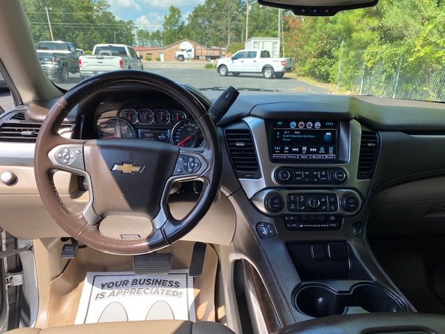 2019 Chevrolet Suburban 1500 LT photo