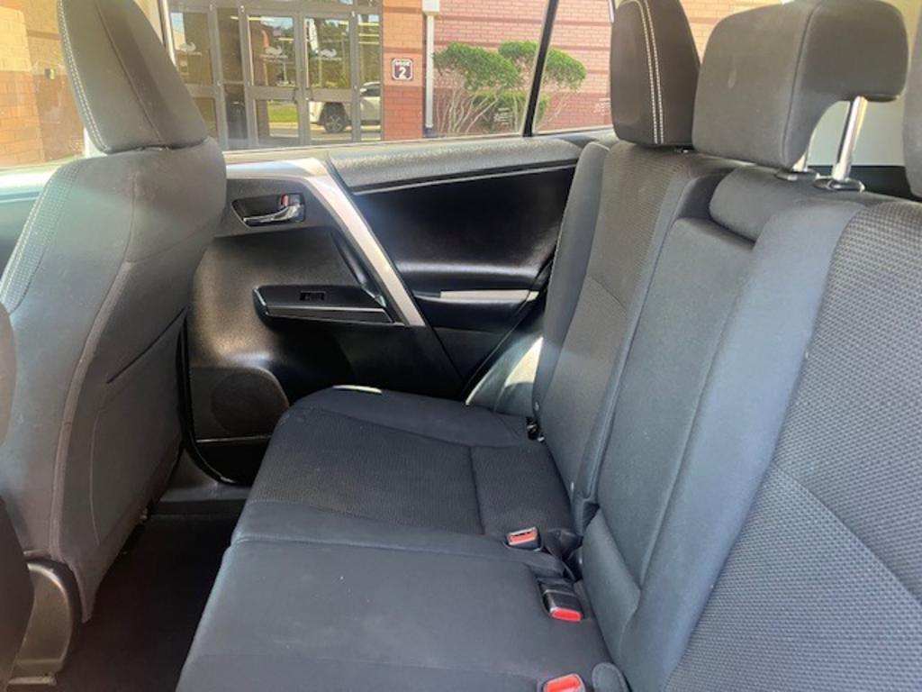 2018 Toyota RAV4 XLE photo