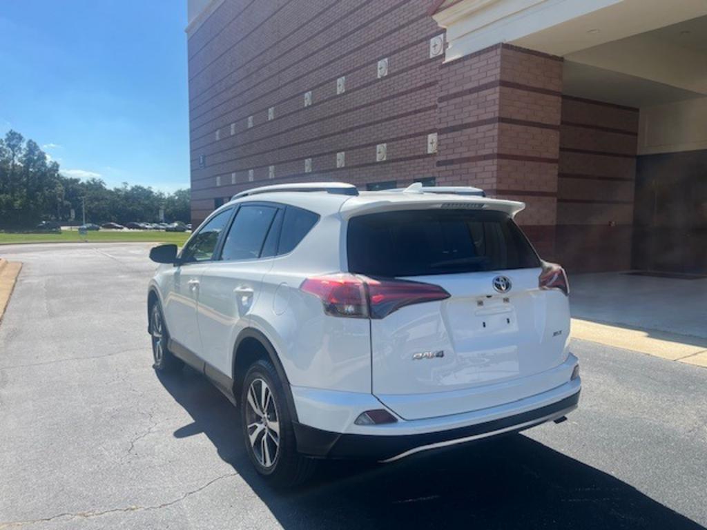 2018 Toyota RAV4 XLE photo