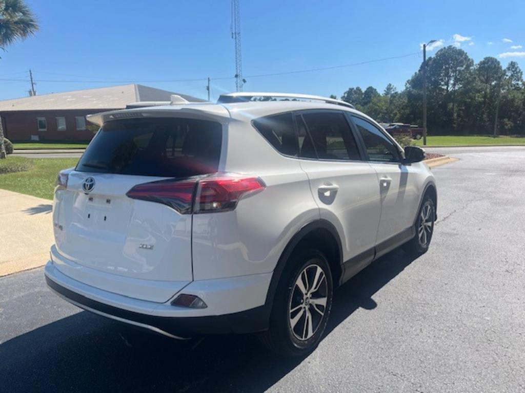 2018 Toyota RAV4 XLE photo