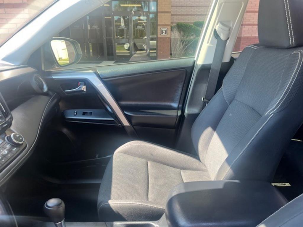 2018 Toyota RAV4 XLE photo
