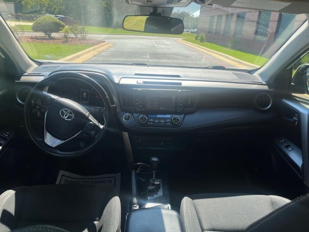 2018 Toyota RAV4 XLE photo