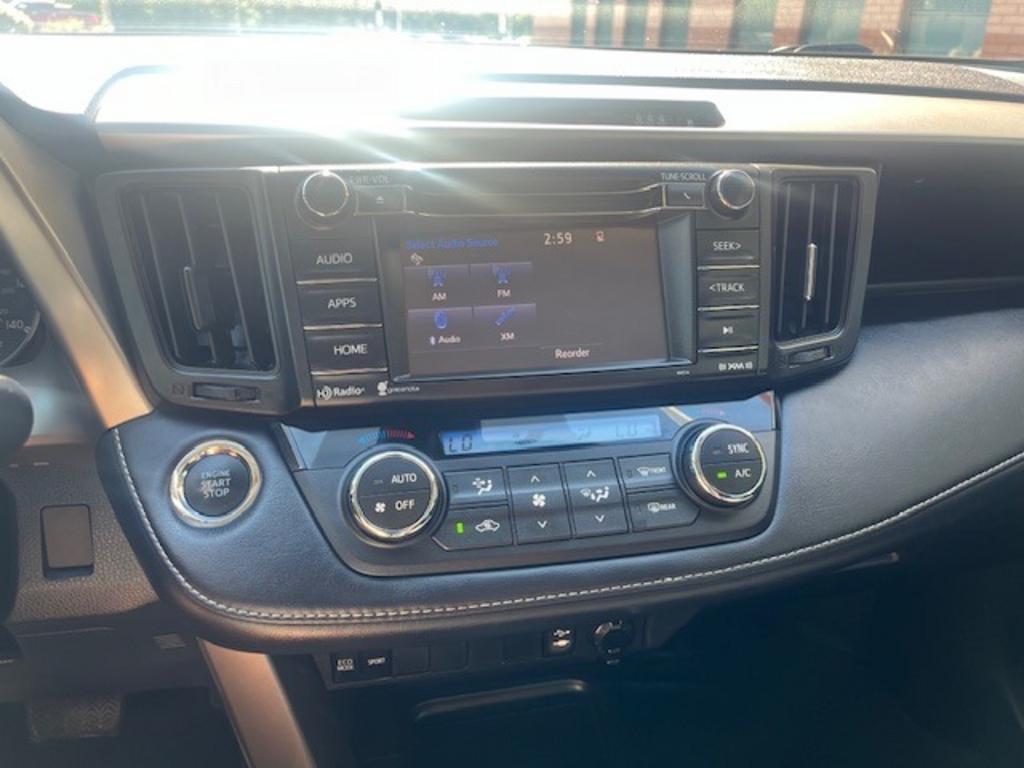 2018 Toyota RAV4 XLE photo