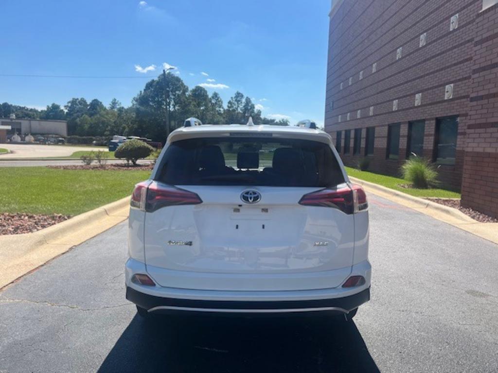 2018 Toyota RAV4 XLE photo
