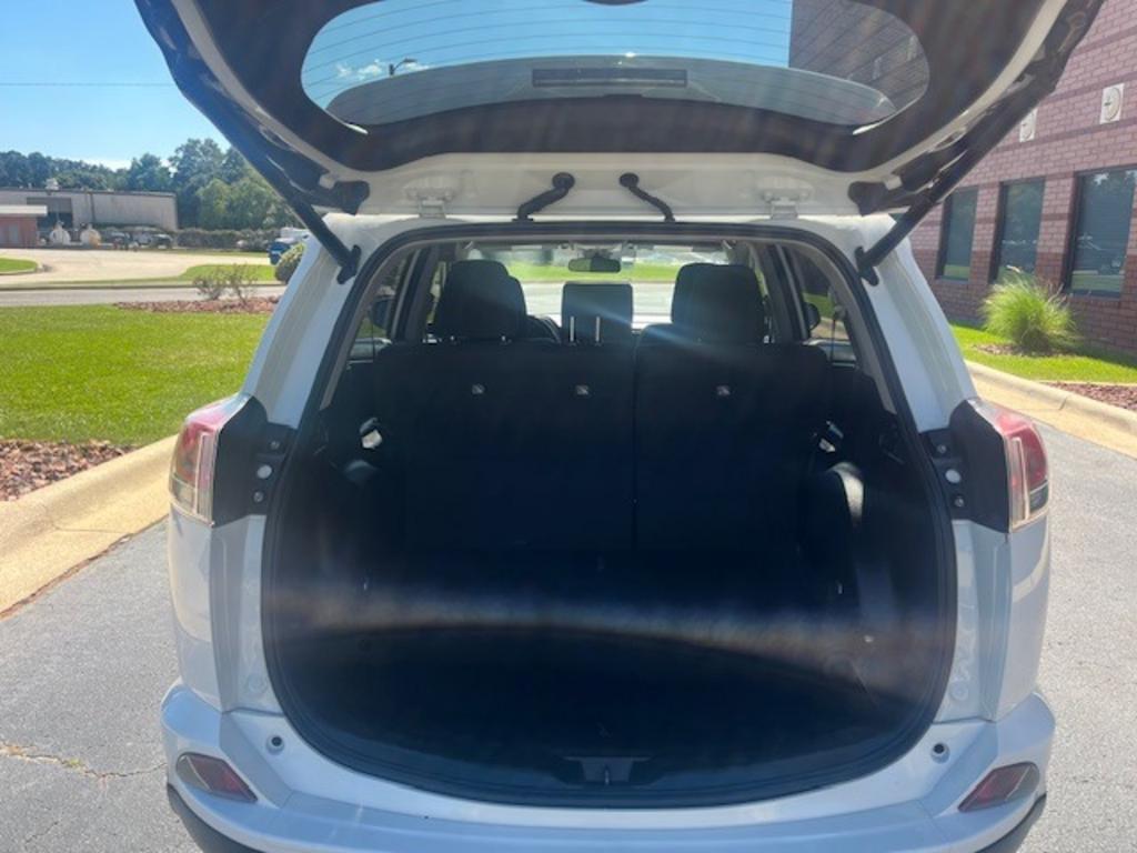 2018 Toyota RAV4 XLE photo