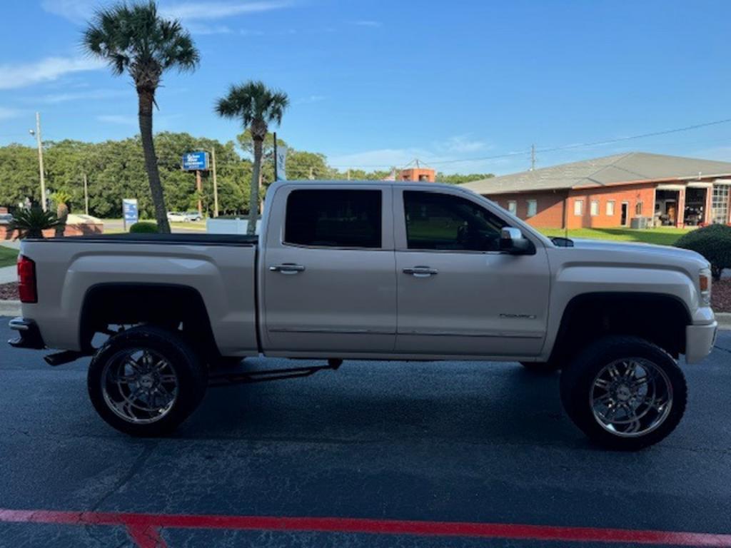 2015 GMC Sierra 1500 Denali photo