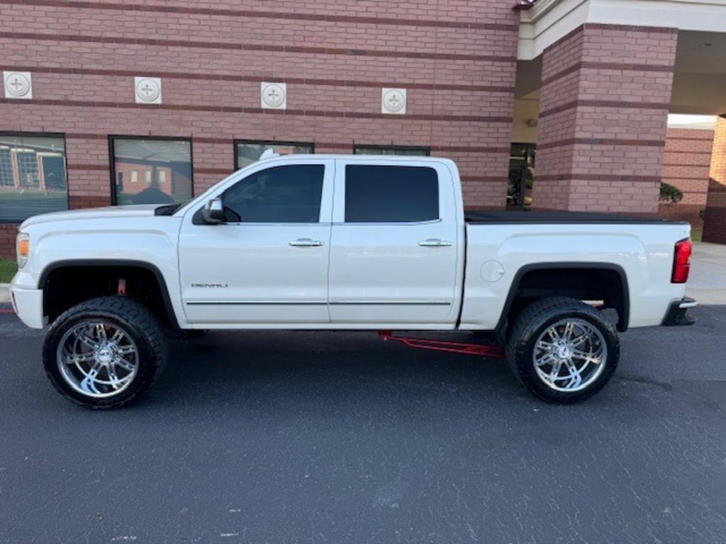 2015 GMC Sierra 1500 Denali photo