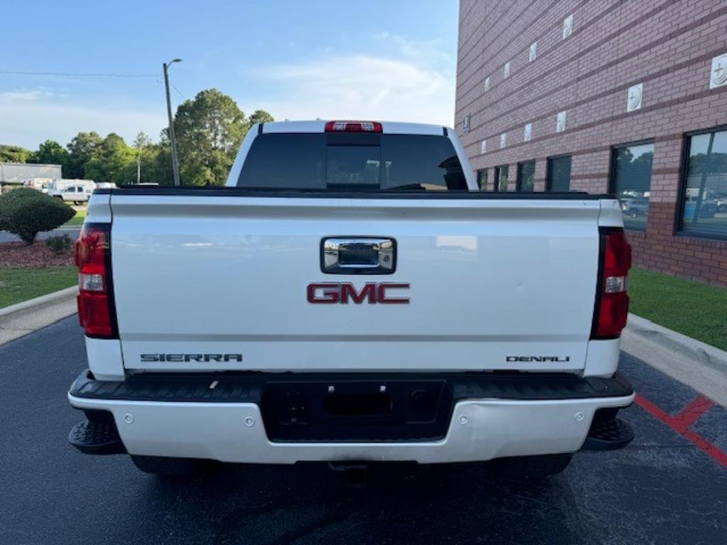 2015 GMC Sierra 1500 Denali photo