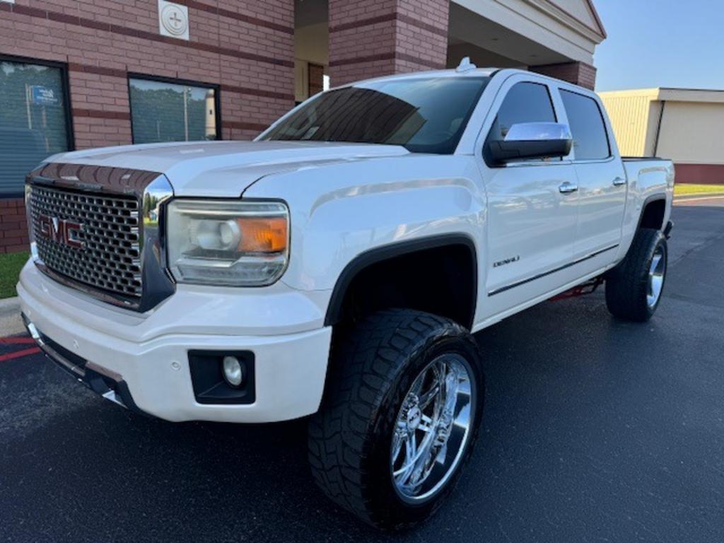 2015 GMC Sierra 1500 Denali photo