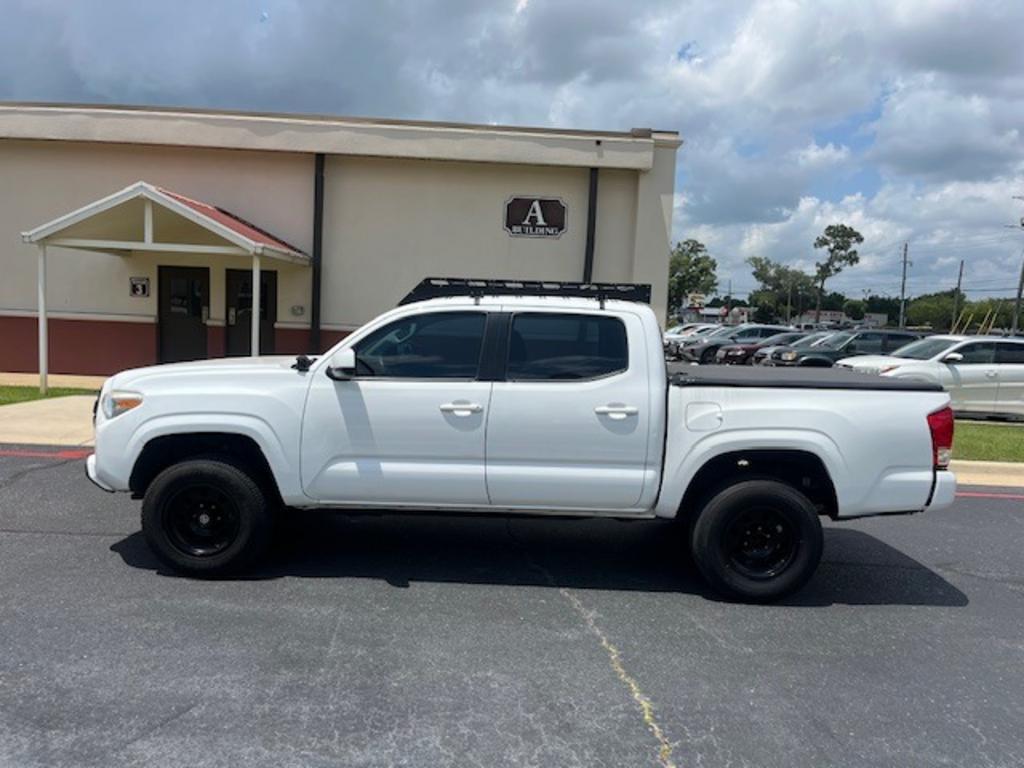 2017 Toyota Tacoma SR5 photo
