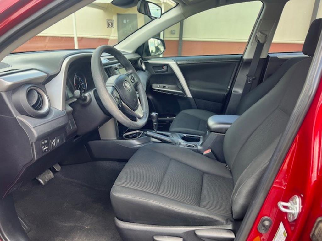 2018 Toyota RAV4 LE photo