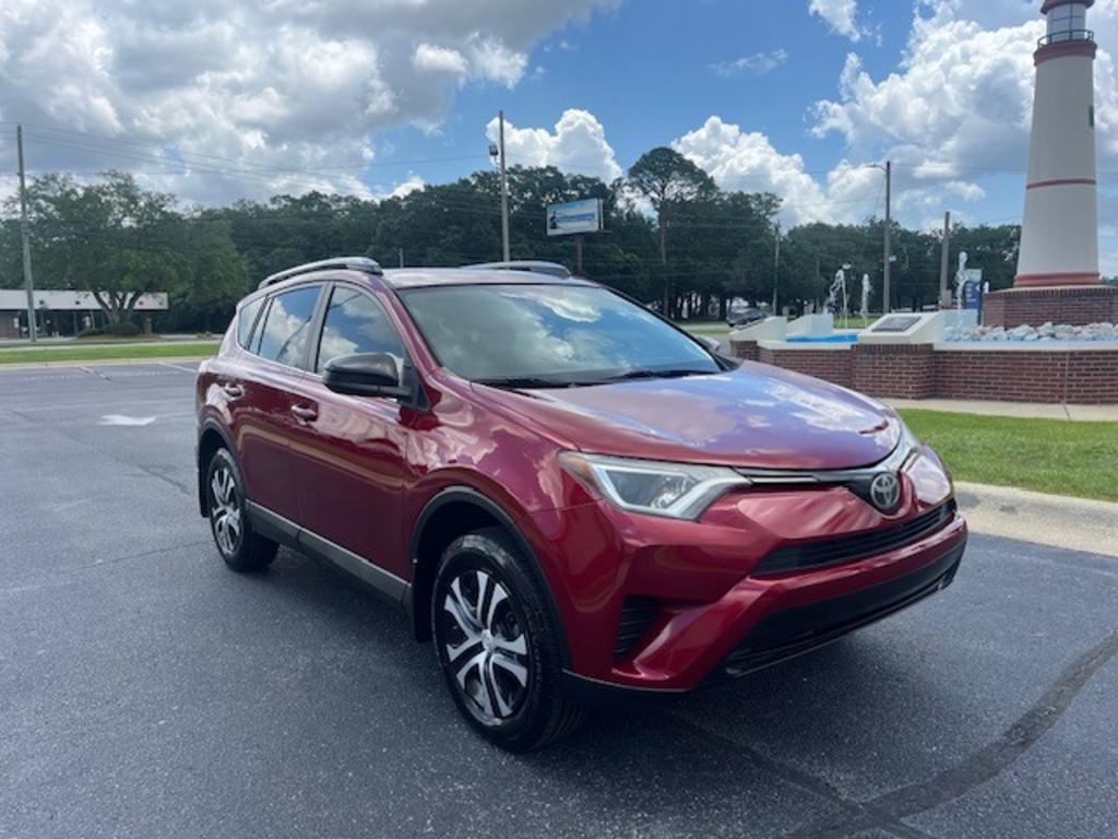 2018 Toyota RAV4 LE photo