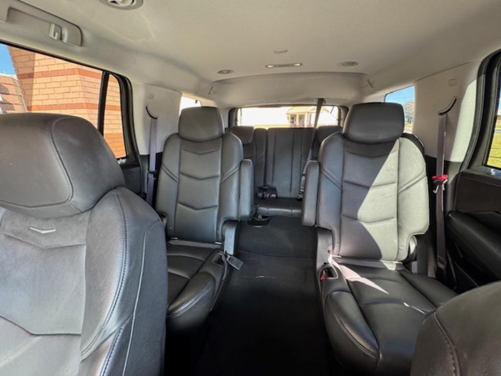 2016 Cadillac Escalade - $22,995