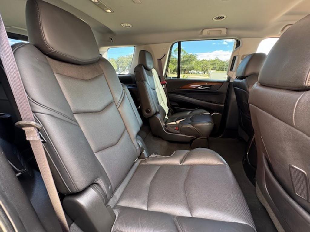 2016 Cadillac Escalade - $22,995