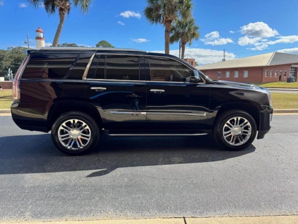 2016 Cadillac Escalade - $22,995