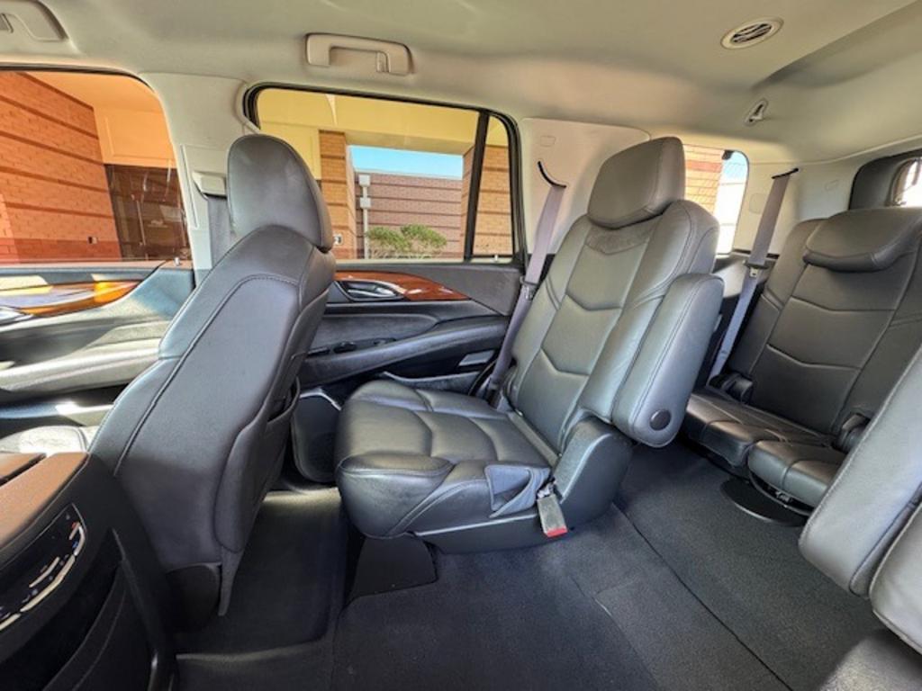 2016 Cadillac Escalade - $22,995