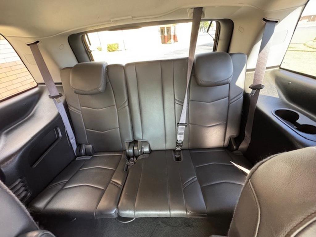 2016 Cadillac Escalade - $22,995