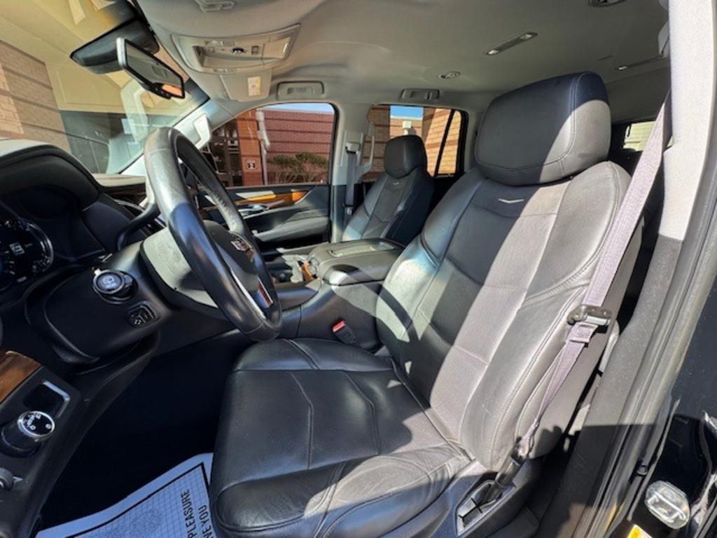 2016 Cadillac Escalade - $22,995