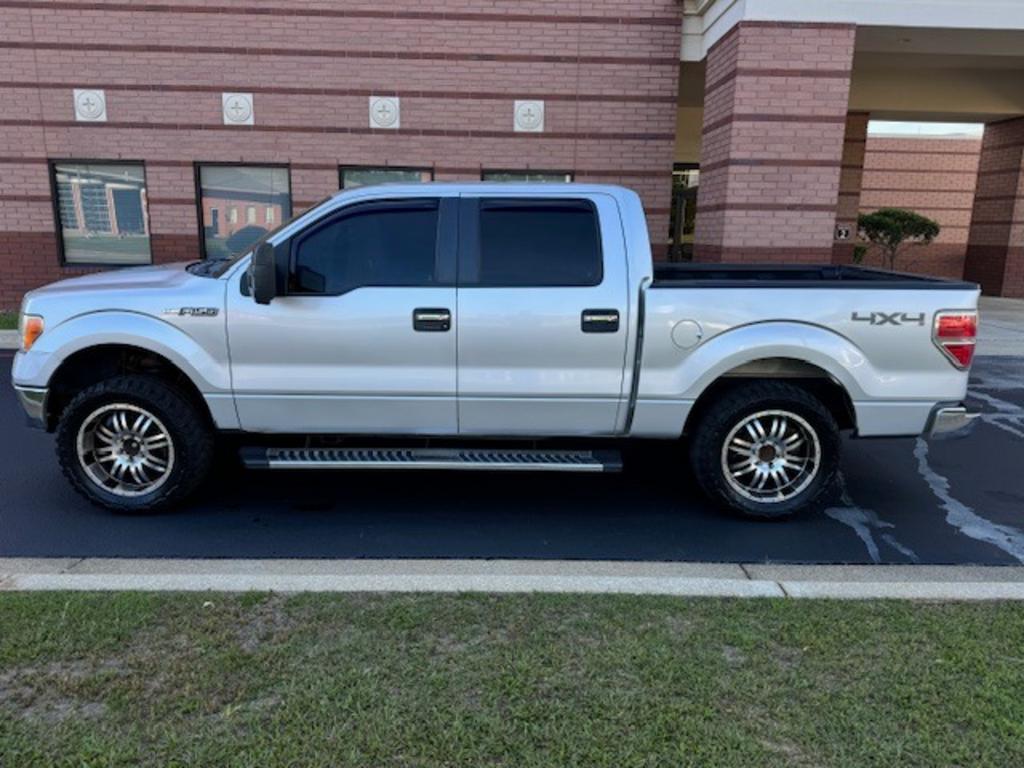 Aluminum 2013 Ford F-150 XLT SuperCrew 4WD Pickup Truck Four-Wheel Drive