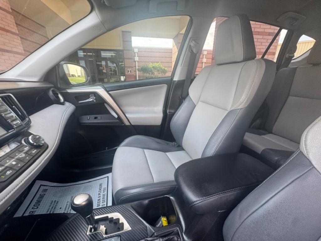 2015 Toyota RAV4 - $16,995