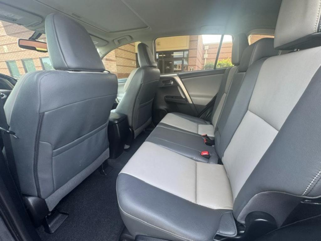 2015 Toyota RAV4 - $16,995