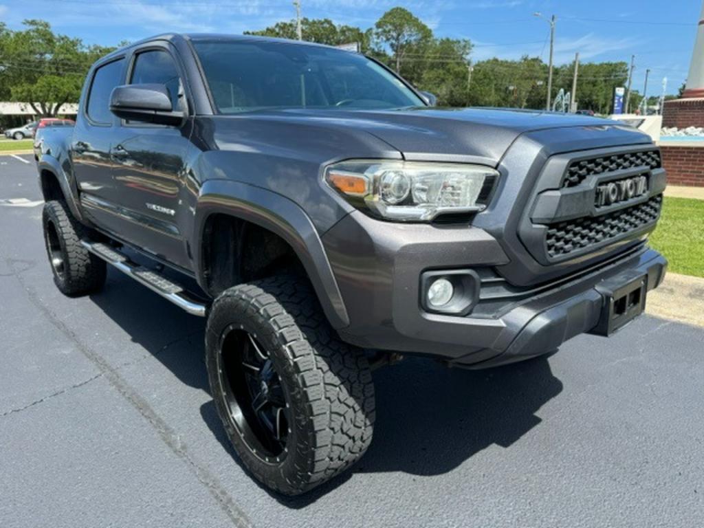 2018 Toyota Tacoma - $28,995