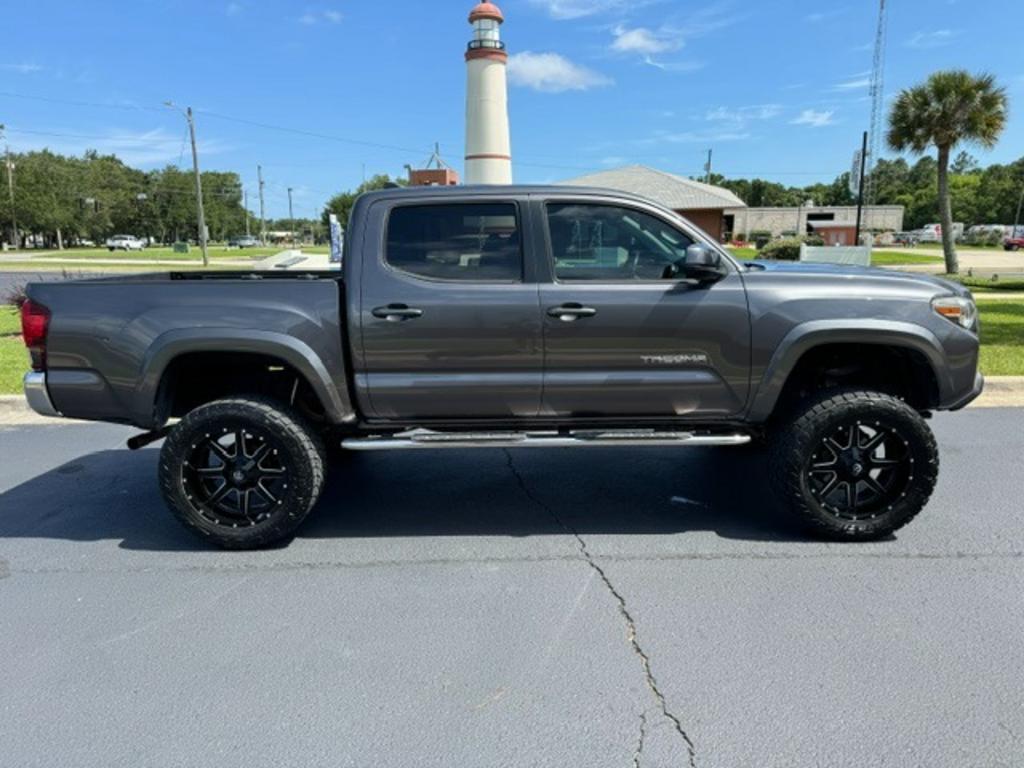 2018 Toyota Tacoma - $28,995
