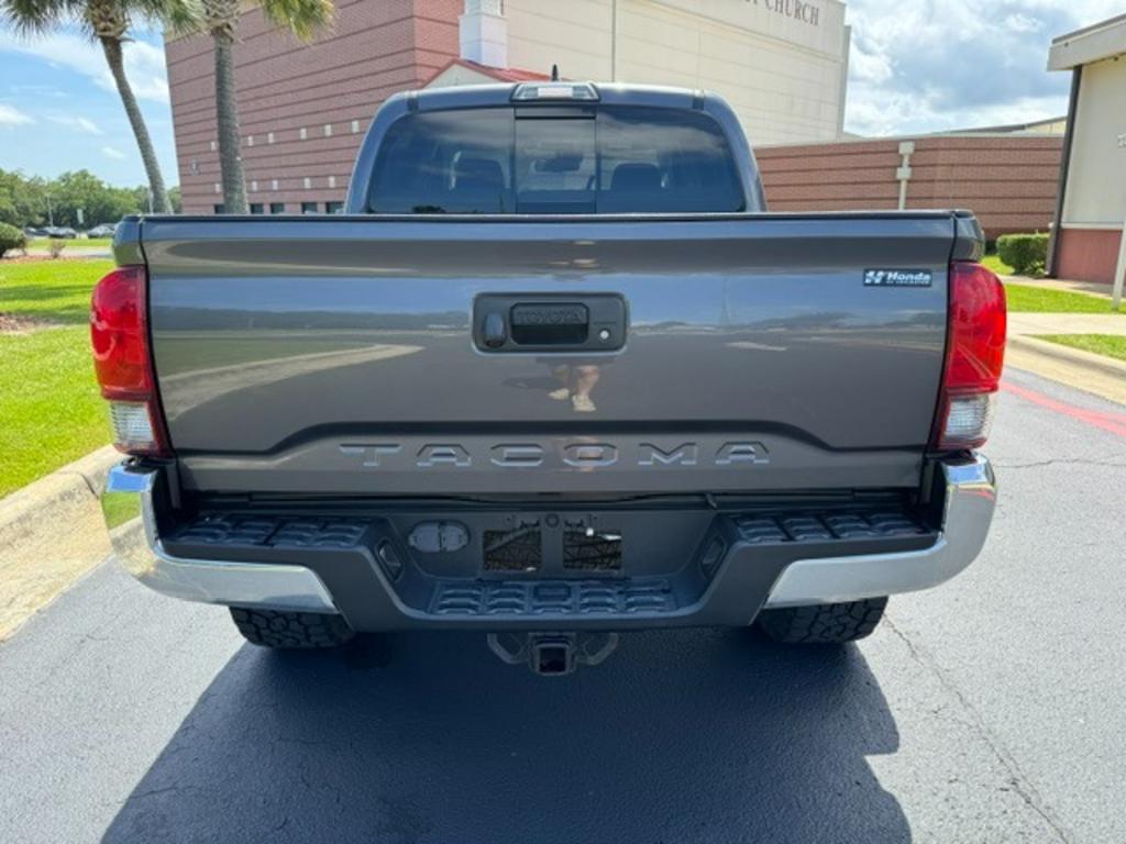 2018 Toyota Tacoma - $28,995