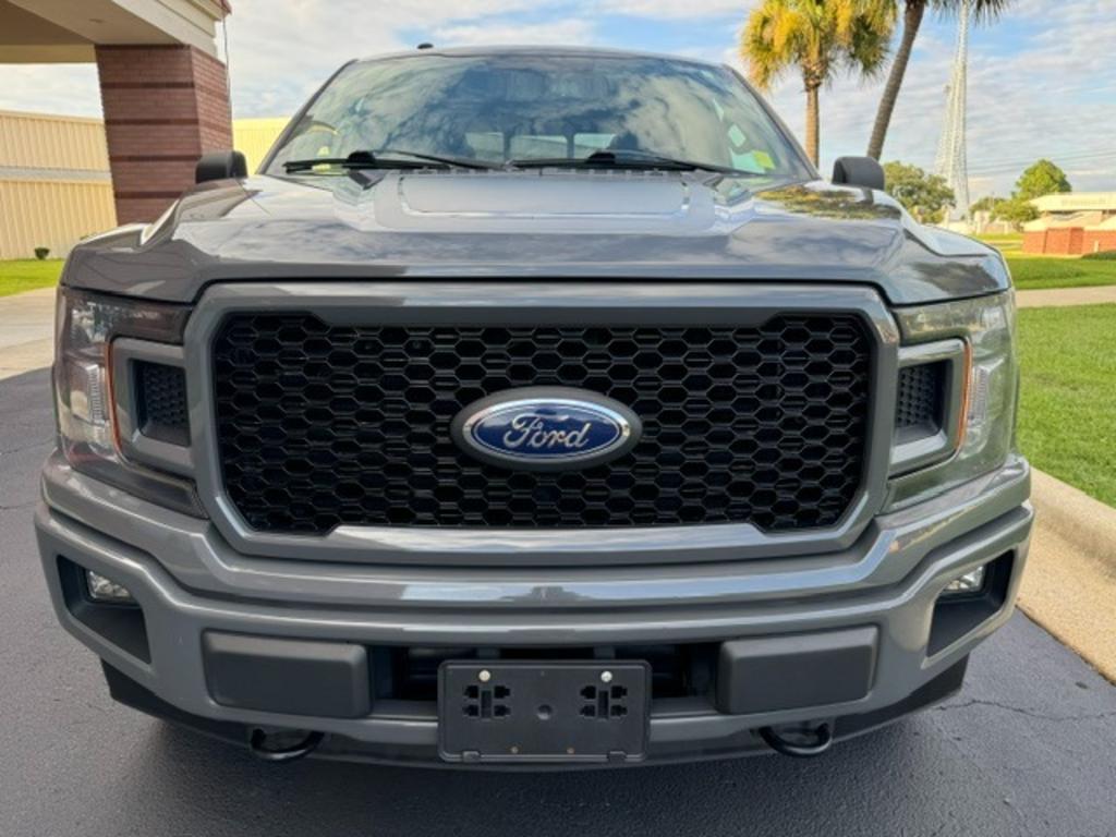 2018 Ford F150 - $27,995